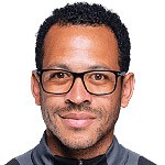 蓝军四连败警钟长鸣;罗塞尼尔19战数据曝光,胜率待提升。 体育新闻