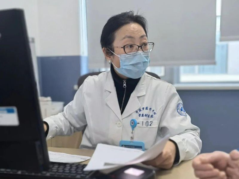 中年男子频发车祸，疑似厄运缠身；医生揭秘真相：夜间呼吸异常竟超五百次。