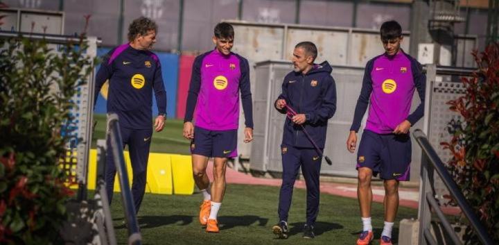 巴萨俱乐部动态:为认可球员贡献,优化赫拉德与贝尔纳尔合同条款。 体育新闻 巴萨俱乐部动态:为认可球员贡献,优化赫拉德与贝尔纳尔合同条款。 体育新闻