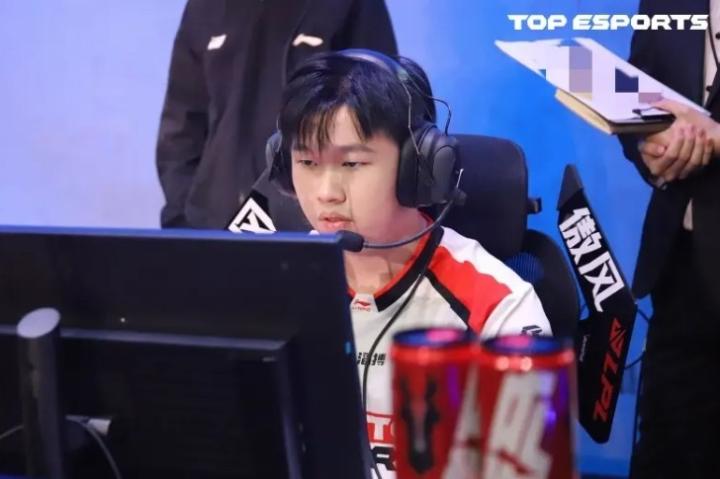  职业操守指南：深度解析电竞职业纪律与个人修养构建 IT技术