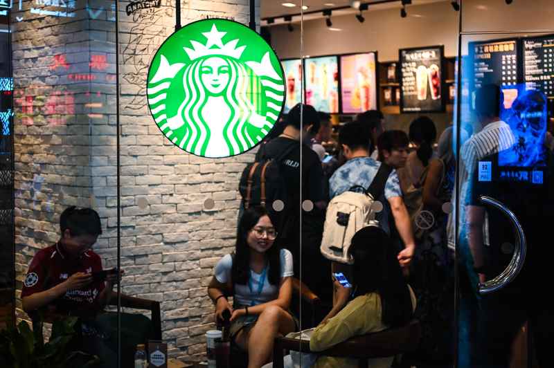  焦虑与破局：外资零售巨头的本土化生存逻辑 企业服务