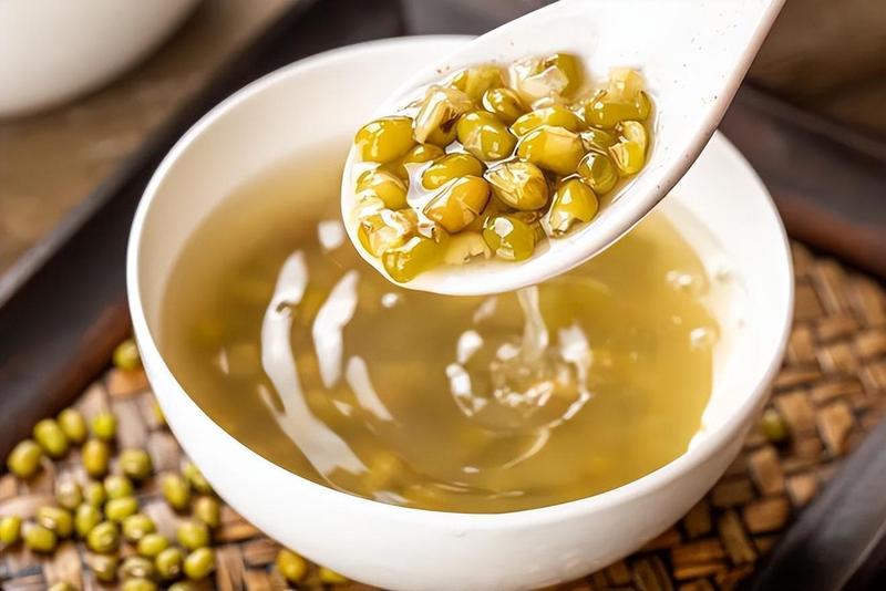  肠肝轴机制下的代谢调控：绿豆多酚对肝脏脂质沉积的干预路径解析 IT技术