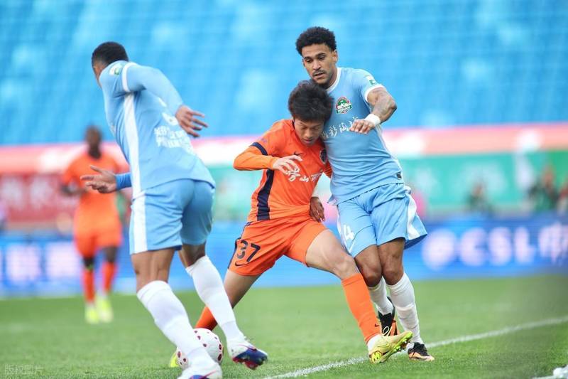 【深度复盘】河南队战术升级与山东泰山阵容折损:主场三分的胜负手分析 体育新闻