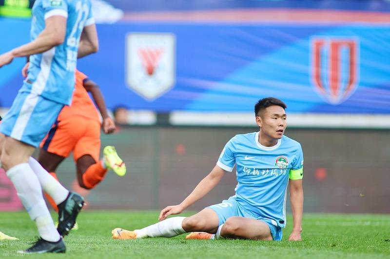 【深度复盘】河南队战术升级与山东泰山阵容折损:主场三分的胜负手分析 体育新闻