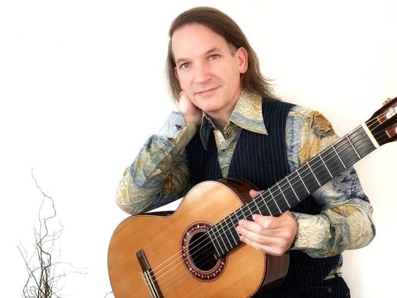 古典吉他凭什么对话交响乐?巴赫到帕格尼尼的技术解码与审美重塑 新闻