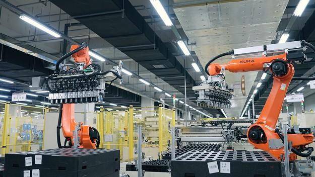  储能电池军备竞赛：亿纬锂能110亿押注的产业变局与我的十年观察 股票财经