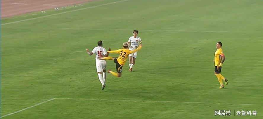  辽宁铁人球迷的心声：多打一人却只收获平局，谁来为这场遗憾买单？ 体育新闻