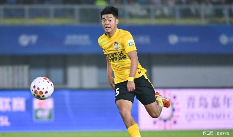  辽宁铁人球迷的心声：多打一人却只收获平局，谁来为这场遗憾买单？ 体育新闻