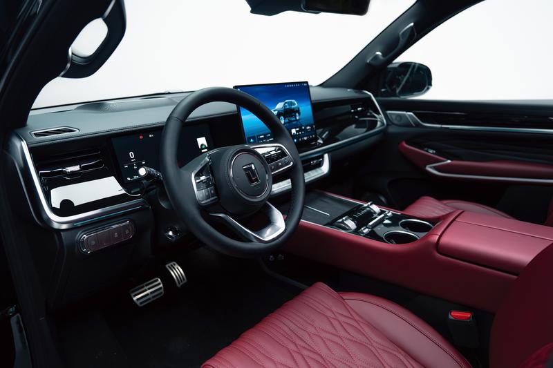  【技术深度】坦克500黑武士：原厂黑化工程逻辑与Hi4双平台技术架构全解析 汽车科技