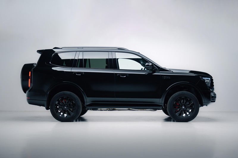  【技术深度】坦克500黑武士：原厂黑化工程逻辑与Hi4双平台技术架构全解析 汽车科技